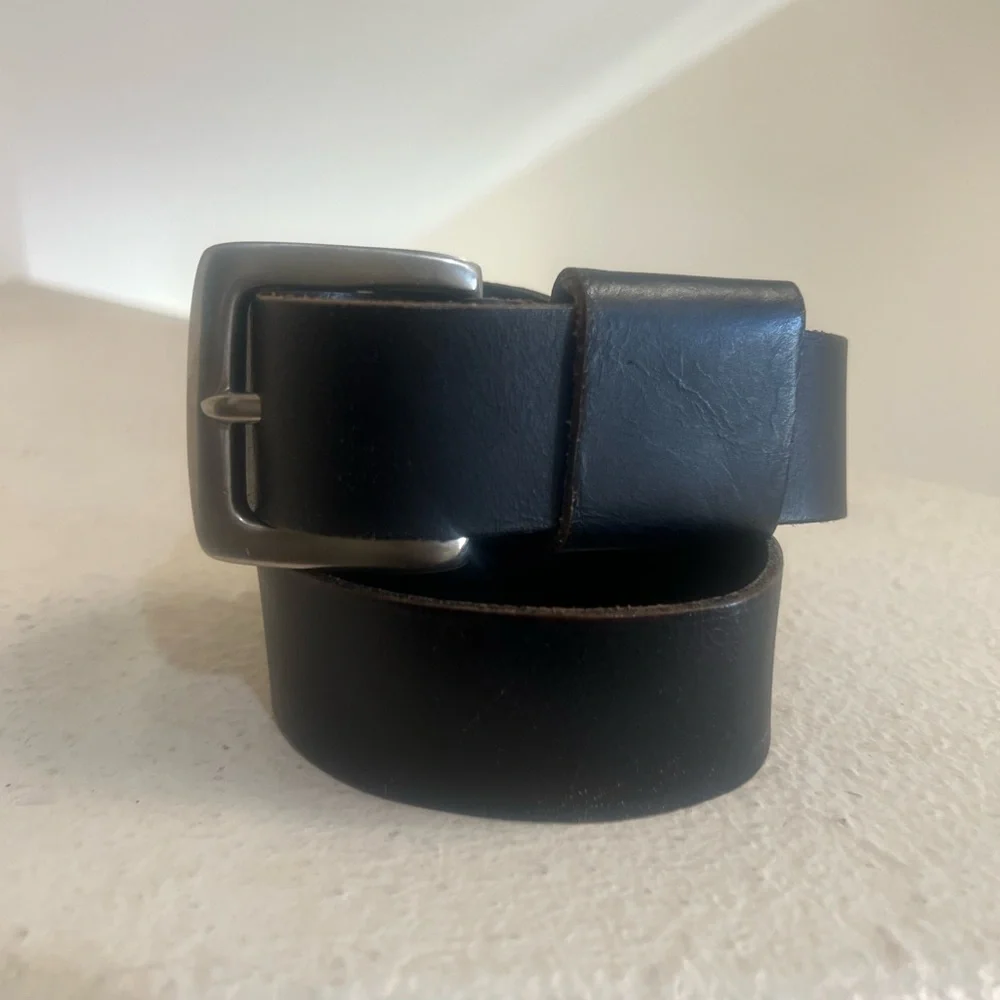 Unisex Black genuine leather  silver tone buckle distressed‎ western belt small